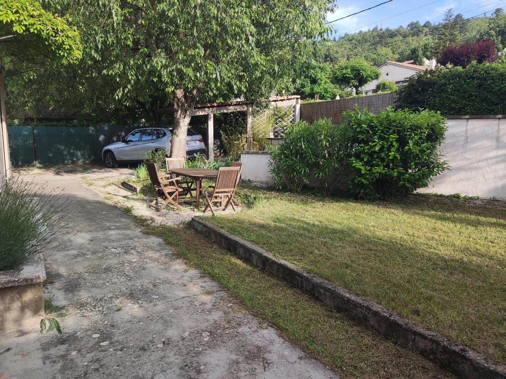 Chambre Au Coeur Du Luberon Panzió Céreste Kültér fotó
